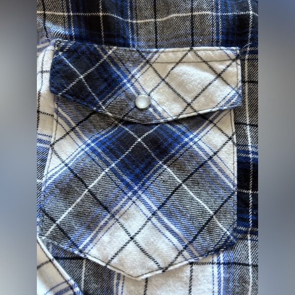 Forever 21 blue plaid button up - Picture 5 of 6